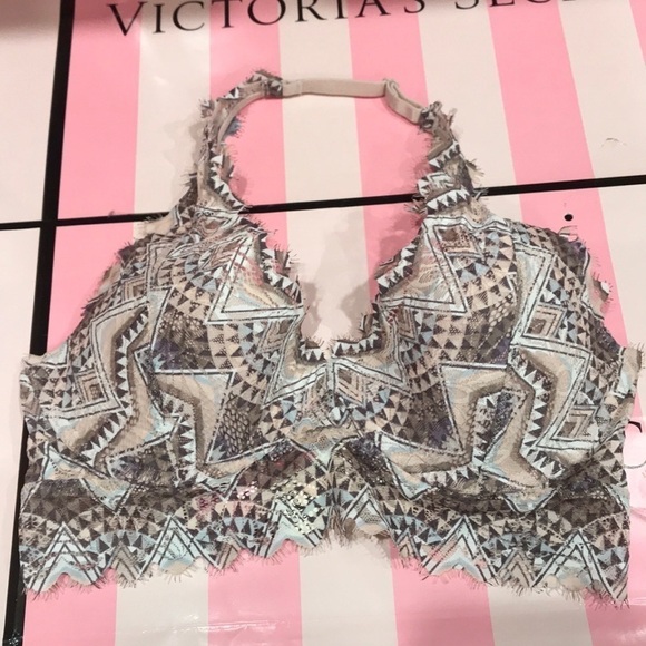 ๐ฅON SALE๐ฅ2/$25๐ฅ ๐ Pink ๐ Victoriaโs Secret Lace Halter Bralette - Picture 2 of 8